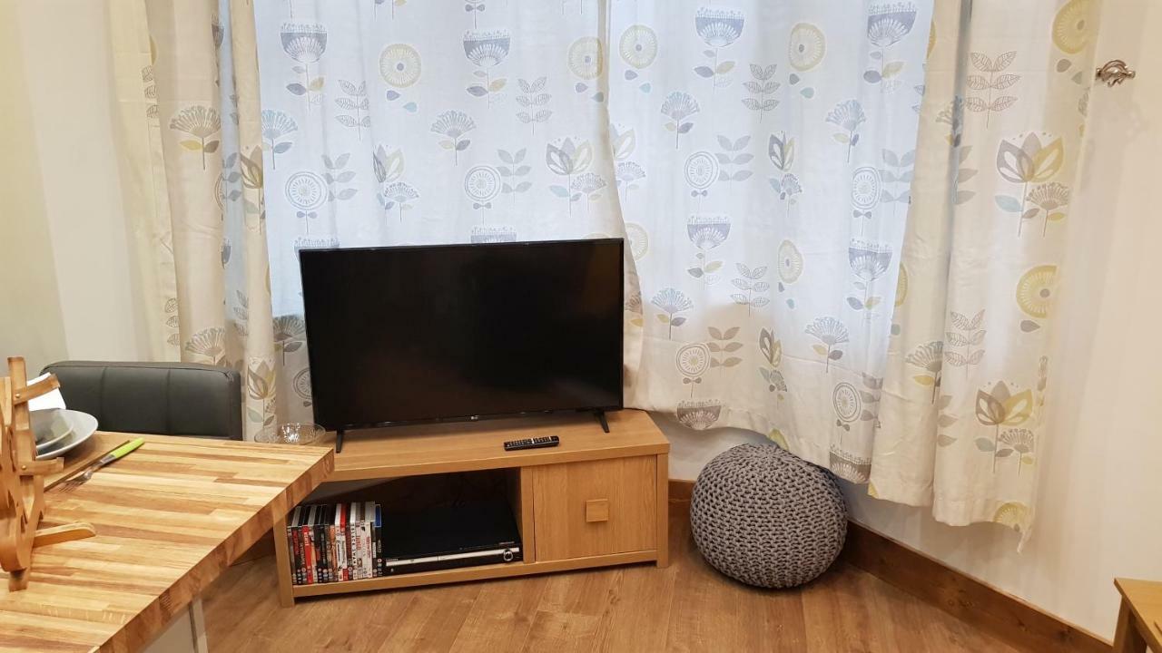 Nant Apartment - Ground Floor メナイ・ブリッジ エクステリア 写真